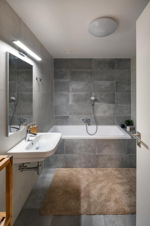 Prague Days - Exclusive Condo In Trendy Neighbourhood Dış mekan fotoğraf